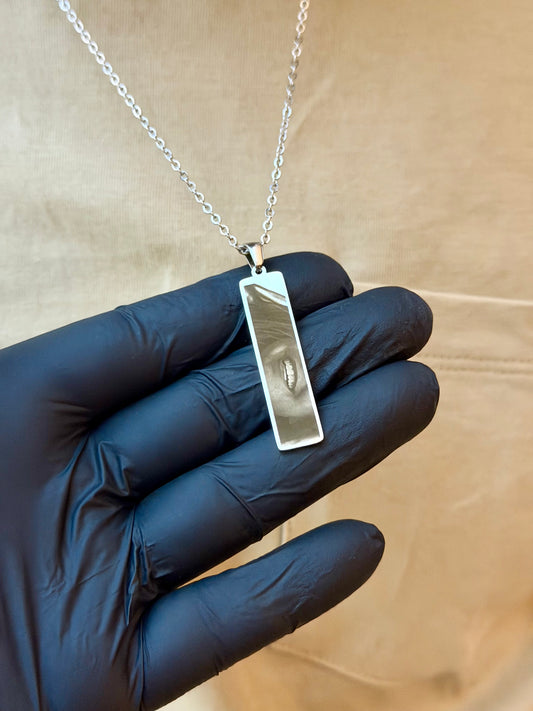 His/Her Eyes Bar Necklace